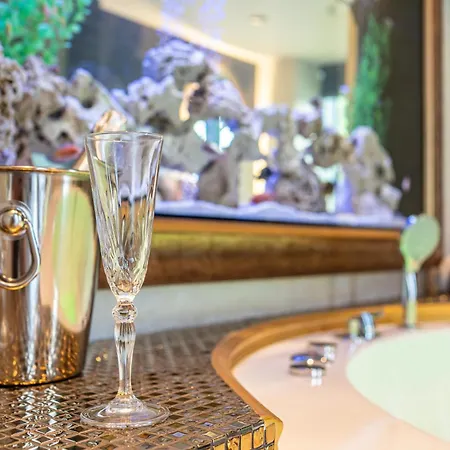 Jacuzzi Exotica Apartment *